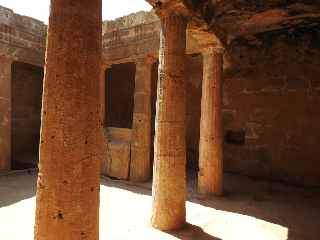 Odkrywając Dziedzictwo: Zwiedzanie Starożytnych Teatrów Pafos