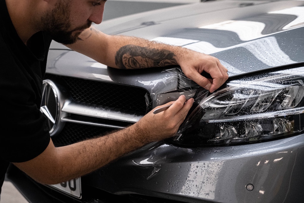 Sposoby na usuwanie rys i zadrapań - jak wykorzystać detailing samochodowy do odnowienia wyglądu Twojego auta