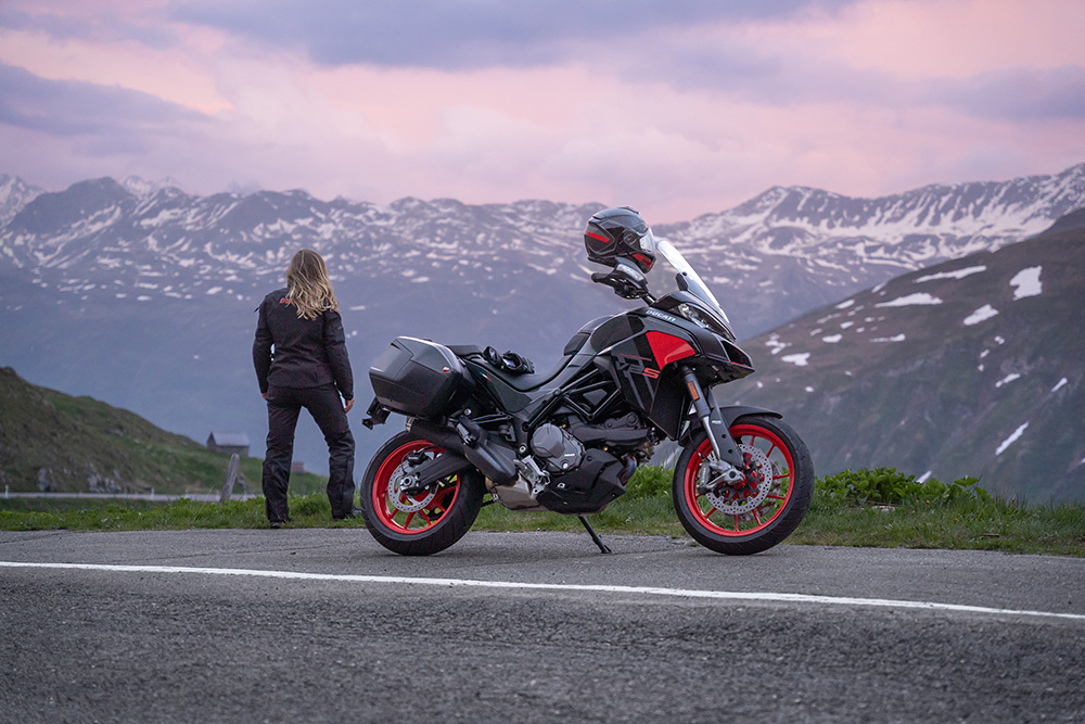 Najlepsze trasy motocyklowe w Europie: Odkryj emocje jazdy motocyklem