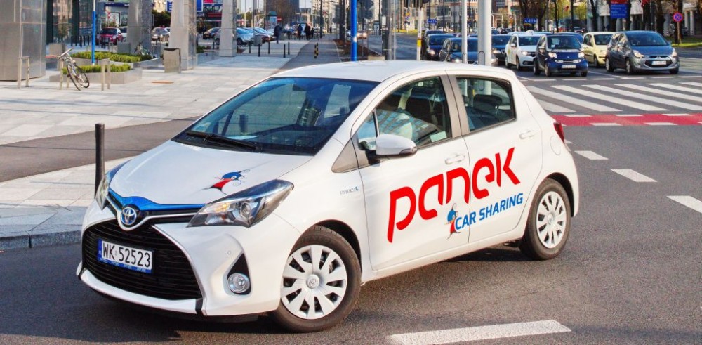 Własne auto, taksówka, a może carsharing? Co wybrać?