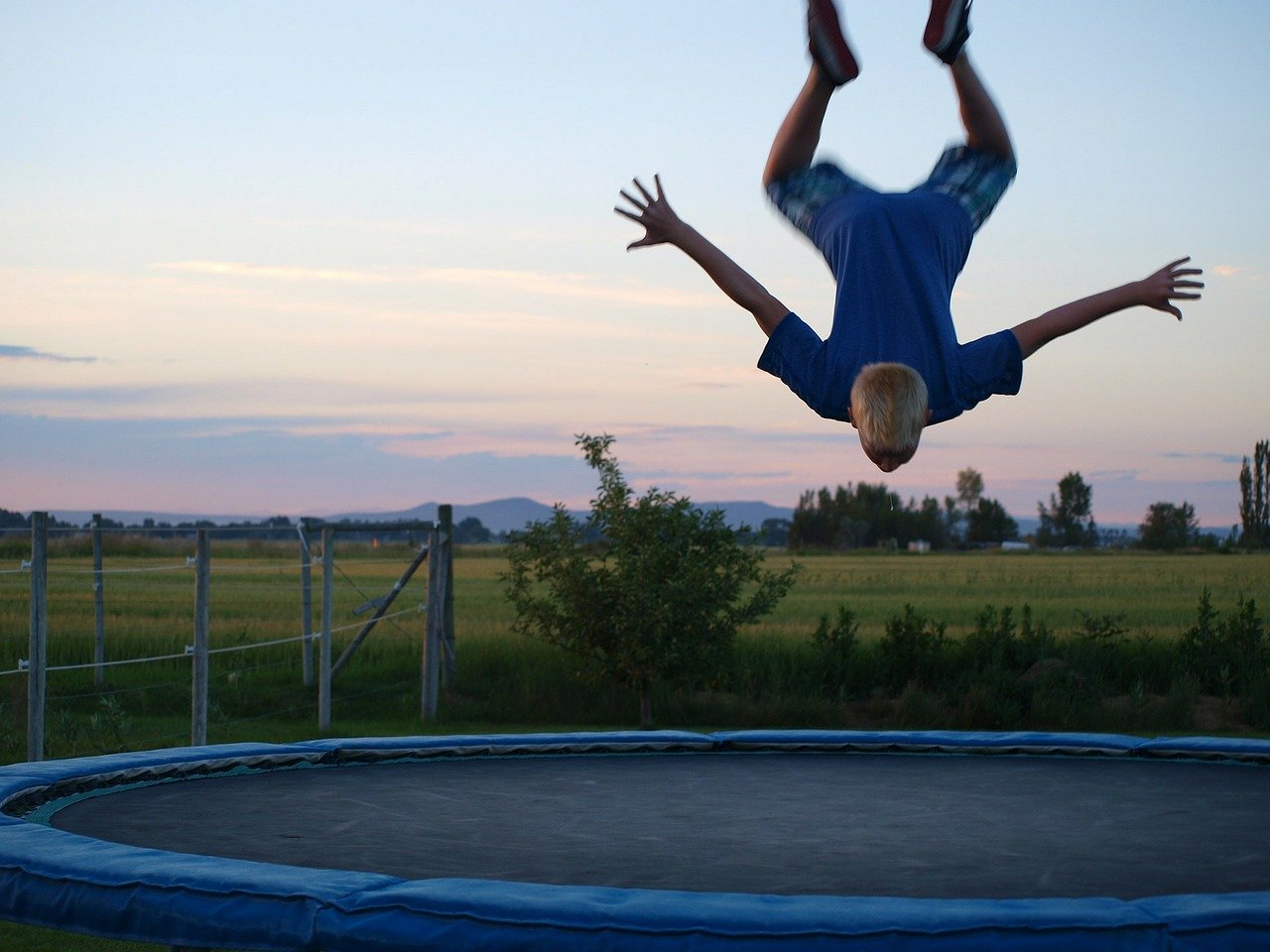 Trampoliny ogrodowe - sport i zabawa w jednym