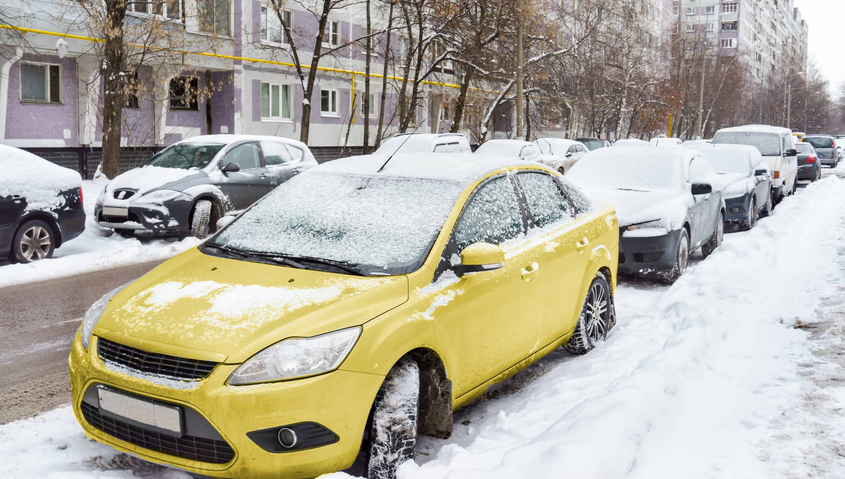 Jakie opcje ubezpieczenia samochodu przydadzą się zimą?