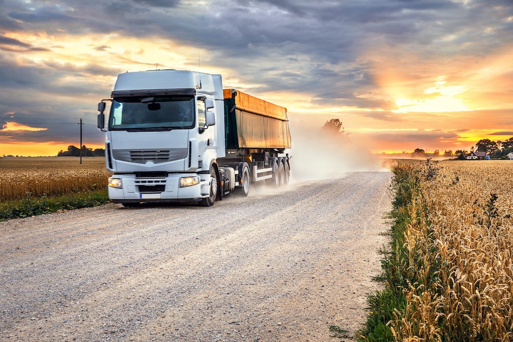 Jak sfinansować zakup pojazdu ciężarowego? Poznaj dostępne opcje