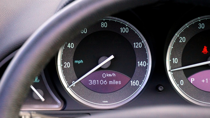 Kontrolki w samochodzie - co oznaczają samochodowe kontrolki w aucie na desce rozdzielczej